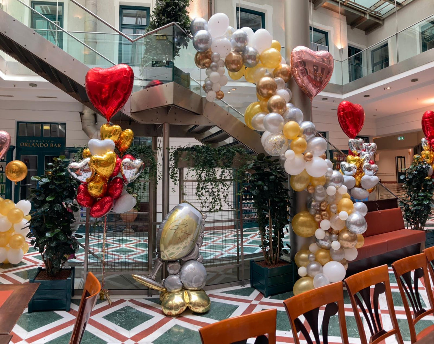 Aérer balon, Joyeux Anniversaire,✓ Floriste Munich, Fleuriste Munich